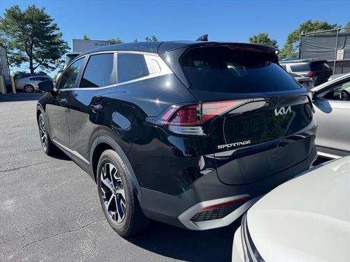 Ebony Black 2024 Kia Sportage EX