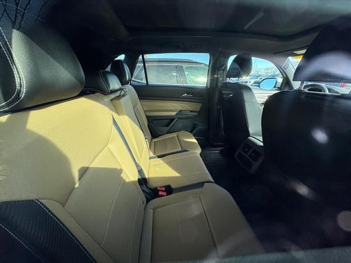 2021 Volkswagen Atlas Cross Sport 2.0T SE w/Technology