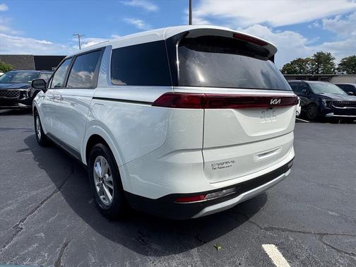 Snow White Pearl 2024 Kia Carnival LX