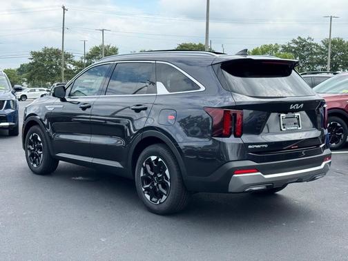 2025 Kia Sorento S