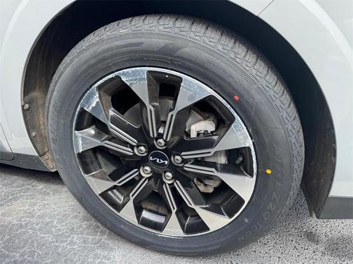 2023 Kia Carnival EX