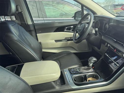 2023 Kia Carnival EX