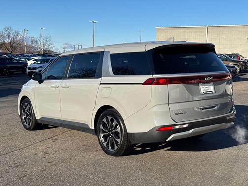 2023 Kia Carnival EX