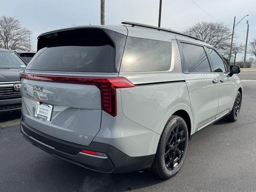Ceramic Silver 2026 Kia Carnival Hybrid SX Prestige