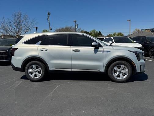 Ivory Silver 2026 Kia Sorento LX