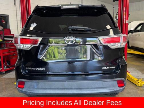 Midnight Black Metallic 2016 Toyota Highlander XLE