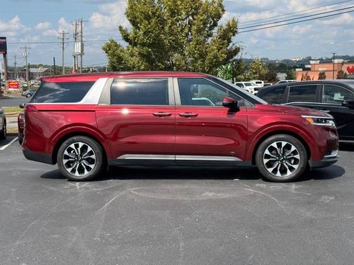2024 Kia Carnival EX