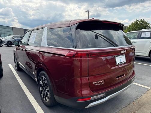 2024 Kia Carnival EX