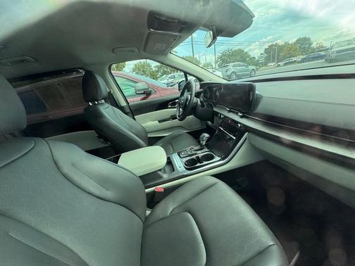 2024 Kia Carnival EX