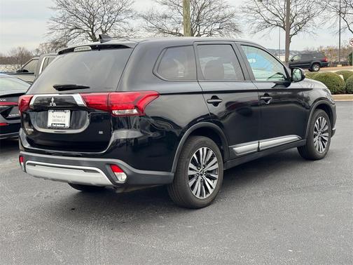 2020 Mitsubishi Outlander SE