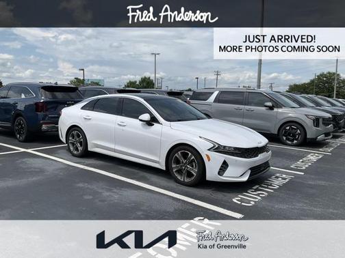 2022 Kia K5 EX