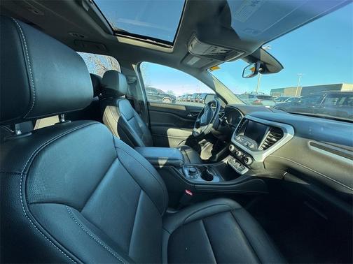 2023 GMC Acadia AWD SLT