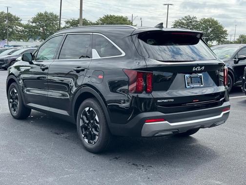 2025 Kia Sorento S