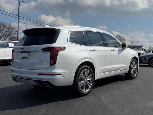 2023 Cadillac XT6 Premium Luxury FWD