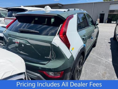 Green 2026 Kia Niro EX