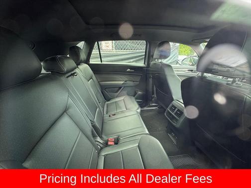Platinum Gray Metallic 2023 Volkswagen Atlas Cross Sport 3.6L V6 SE w/Technology