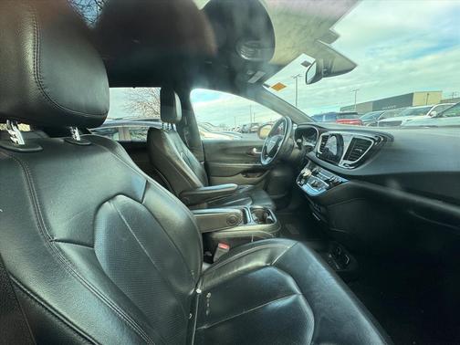 2020 Chrysler Pacifica Hybrid Touring L