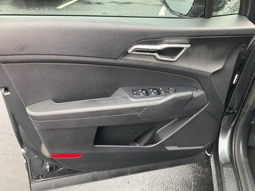 2025 Kia Sportage Hybrid LX