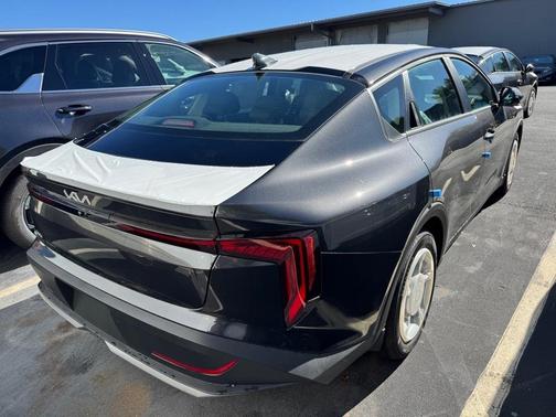 2025 Kia K4 LX