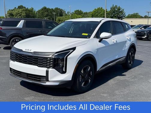 White Pearl 2026 Kia Sportage LX