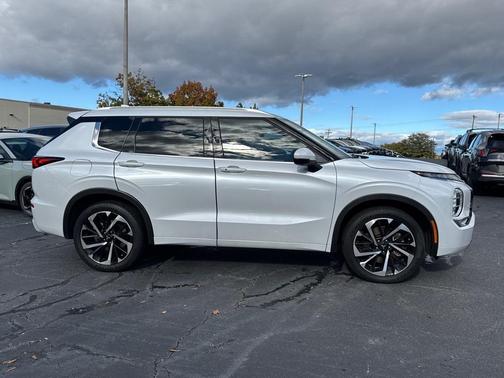2023 Mitsubishi Outlander SEL 2.5 2WD
