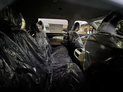 2026 Kia Carnival LX