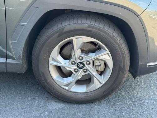 Amazon Gray 2022 Hyundai TUCSON SE