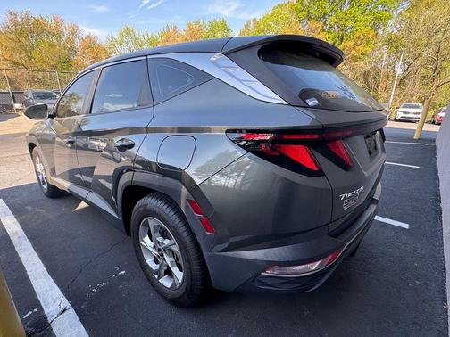 Amazon Gray 2022 Hyundai TUCSON SE