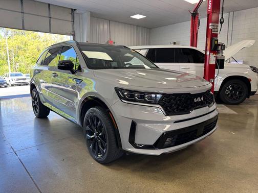 Wolf Gray 2022 Kia Sorento SX