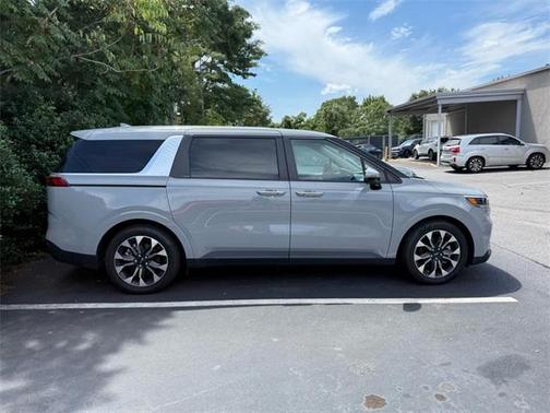 2024 Kia Carnival EX