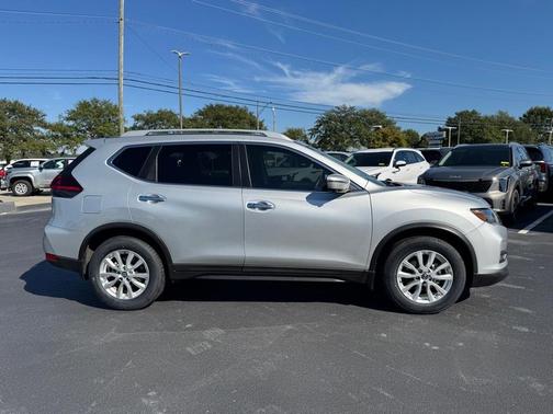 2018 Nissan Rogue SV
