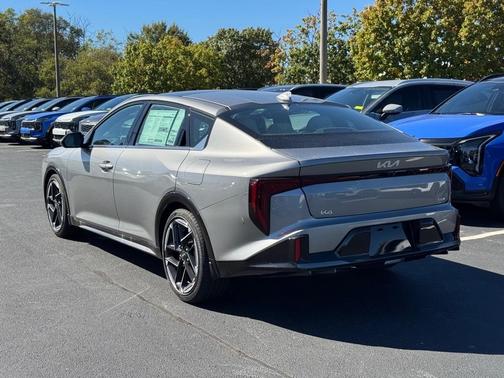 2025 Kia K4 GT-Line