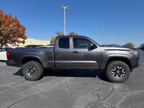 2020 Toyota Tacoma SR