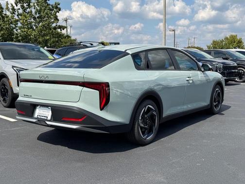 2025 Kia K4 EX