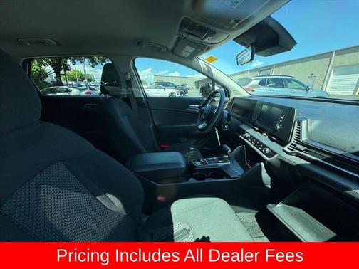 Snow White Pearl 2023 Kia Sportage LX