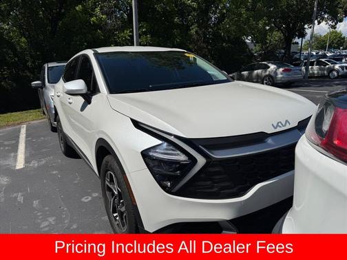 Snow White Pearl 2023 Kia Sportage LX