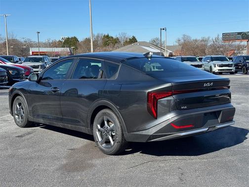 2026 Kia K4 LXS