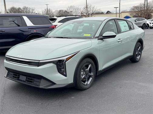 2026 Kia K4 LXS