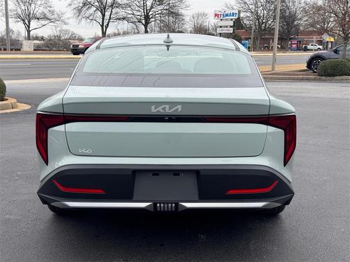 2026 Kia K4 LXS