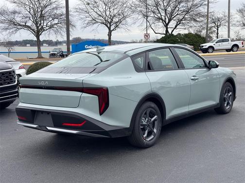 2026 Kia K4 LXS