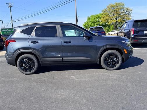 Gravity Gray 2026 Kia Seltos EX