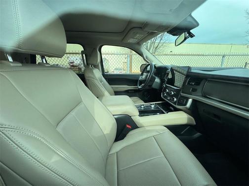 2022 Ford Expedition Max XLT