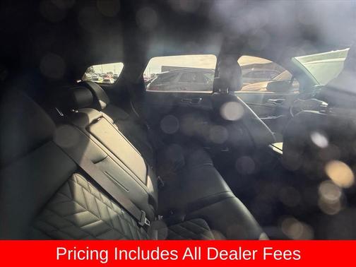 Glacial White Pearl 2023 Kia Sportage X-Line