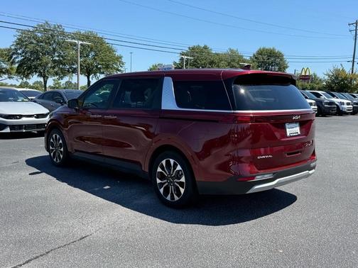 2023 Kia Carnival EX