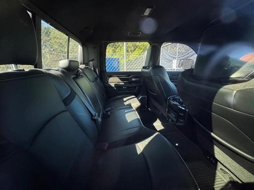 2021 RAM 2500 Laramie Crew Cab 4x4 6'4' Box