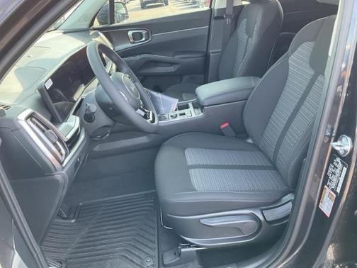 2025 Kia Sorento LX