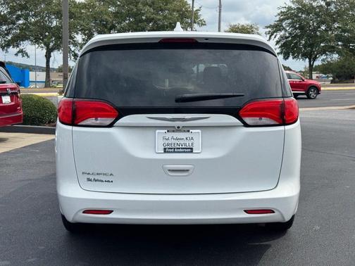 2017 Chrysler Pacifica Touring