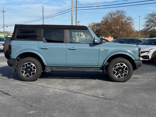 2022 Ford Bronco Outer Banks
