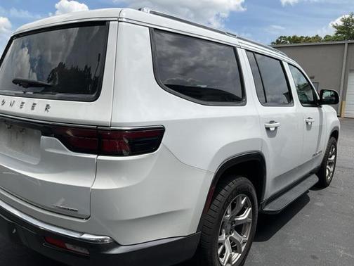 2022 Jeep Wagoneer Series II 4x2