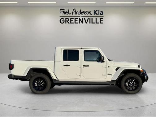 2025 Jeep Gladiator Nighthawk